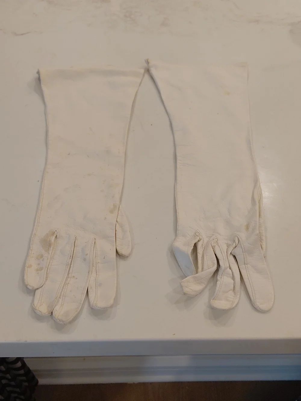 Vintage Viola WEINBERG Long White KID Leather Gloves...Small....